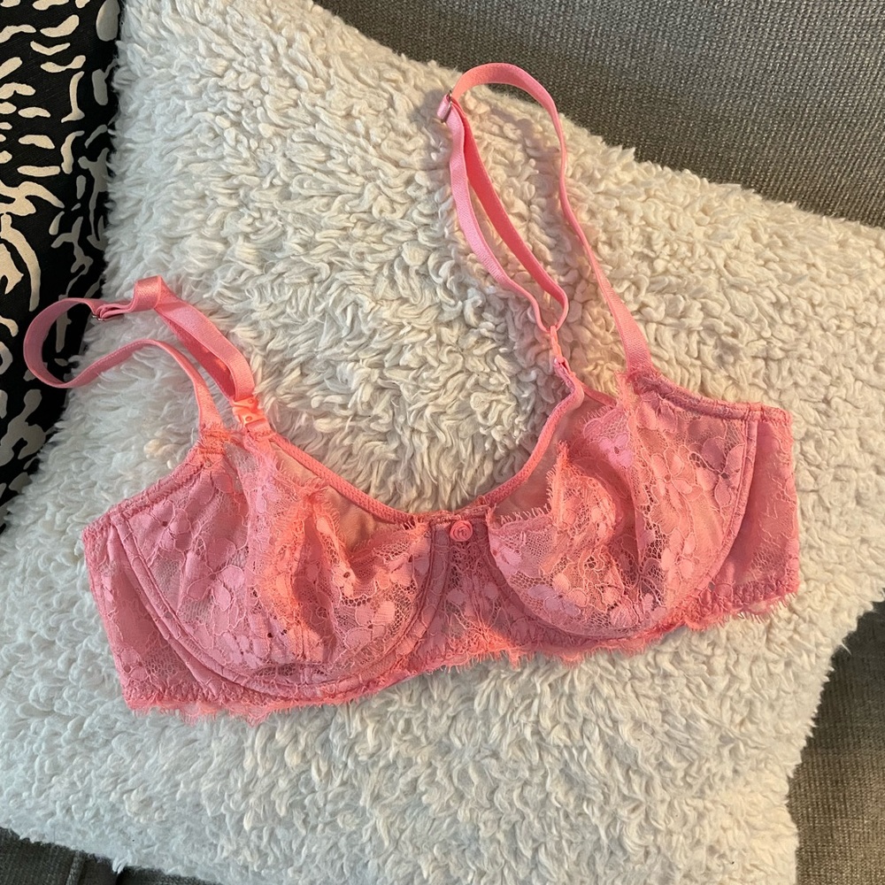 Victoria’s Secret Push-up without Padding Lace Balconette Bra